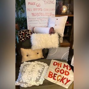 COPY - 🔥PILLOW Bundle:3 Oblong, 1 Roll, 1 Square, 1 NeckDonut, 1 PillowCase 2 P…